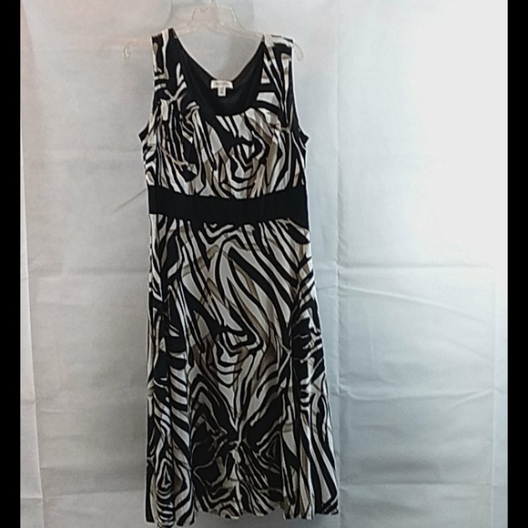 dressbarn Dresses & Skirts - Dressbarn dress size 16